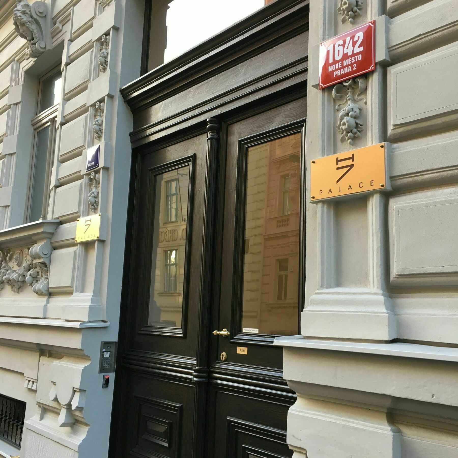 Limehome Prague Halkova Ngoại thất bức ảnh